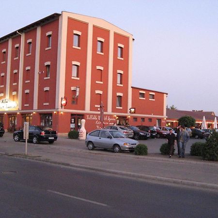 Bed and Breakfast Malom Club Panzio Бая Экстерьер фото