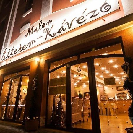 Bed and Breakfast Malom Club Panzio Бая Экстерьер фото