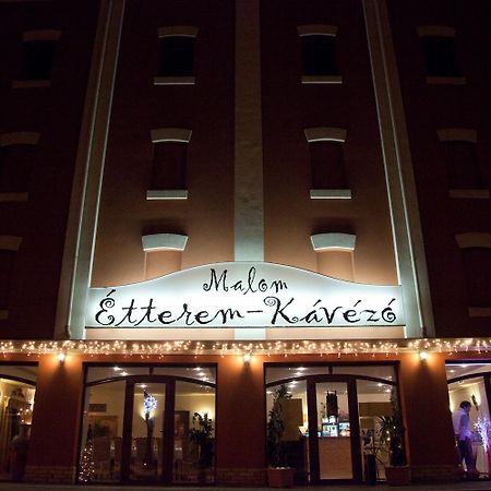 Bed and Breakfast Malom Club Panzio Бая Экстерьер фото