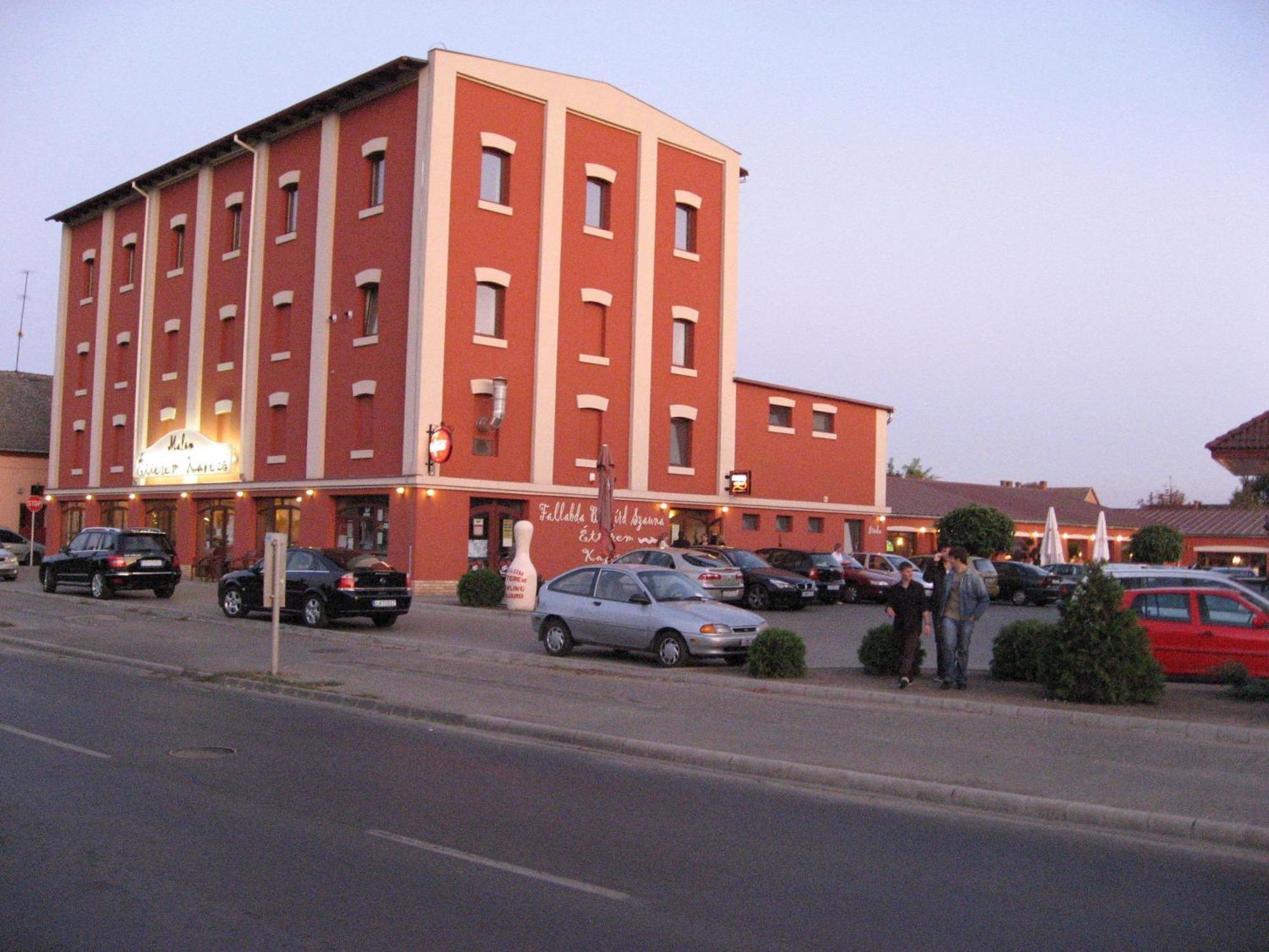 Bed and Breakfast Malom Club Panzio Бая Экстерьер фото