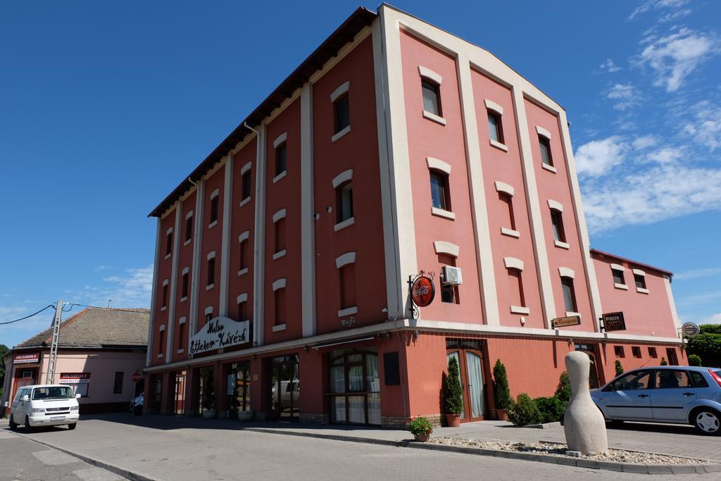 Bed and Breakfast Malom Club Panzio Бая Экстерьер фото
