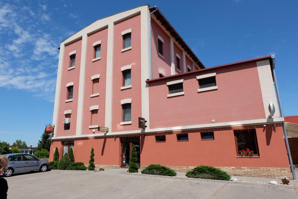 Bed and Breakfast Malom Club Panzio Бая Экстерьер фото